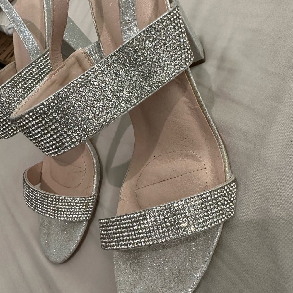 De Blossom Collection Silver Heel. Worn Once. Like New. - Picture 7 of 11